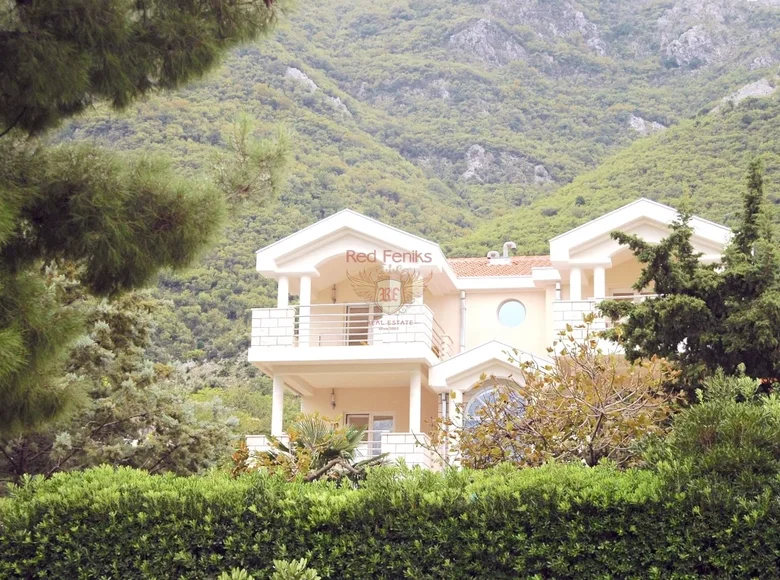 Hotel 670 m² in Prcanj, Montenegro