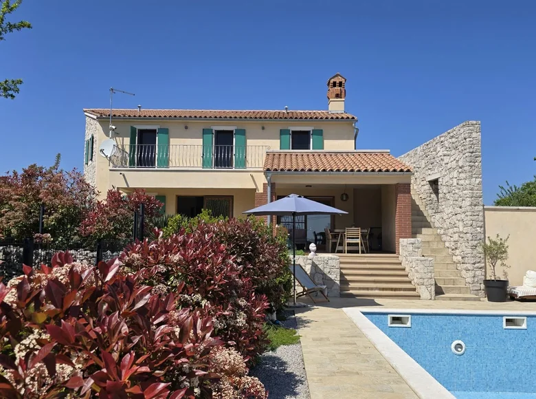3 bedroom villa 137 m² Rabac, Croatia