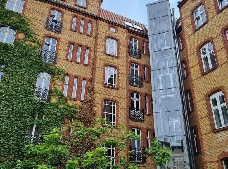 Apartamento 3 habitaciones 76 m² en Poznan, Polonia