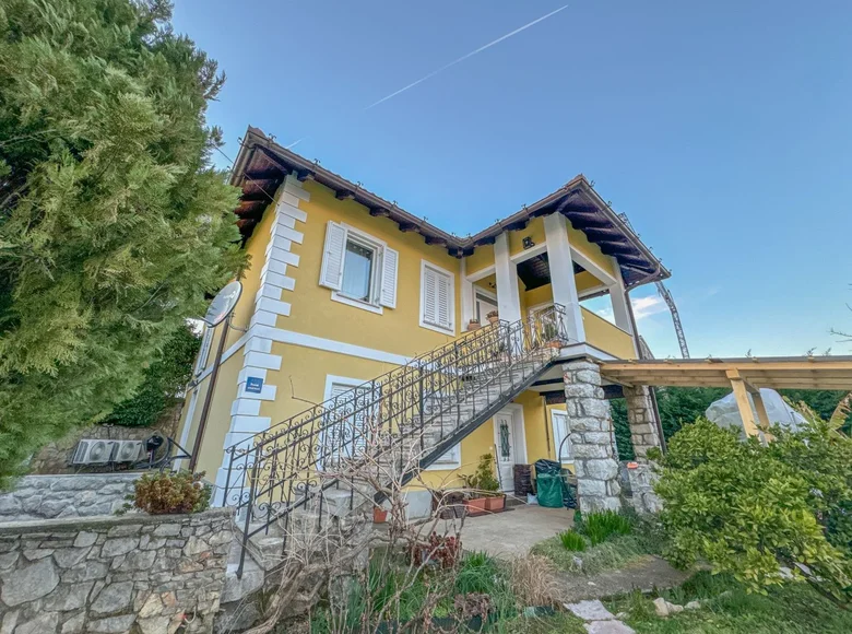 5 bedroom villa 200 m² Icici, Croatia