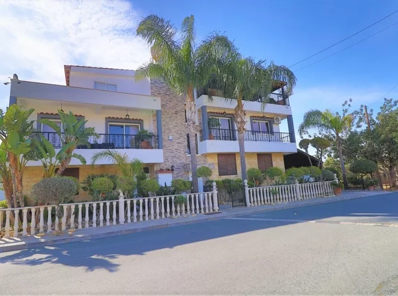 4 bedroom house 270 m² Mesogi, Cyprus