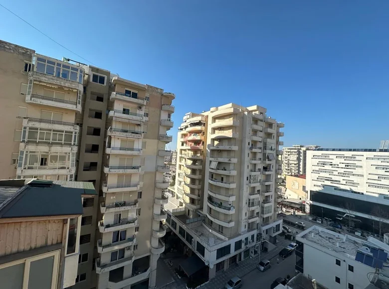 Квартира 94 м² Влёра, Албания