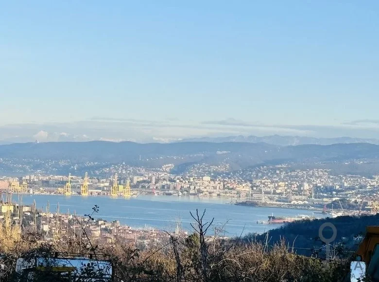 Земельные участки 1 020 м² Upravna Enota Ljubljana, Словения