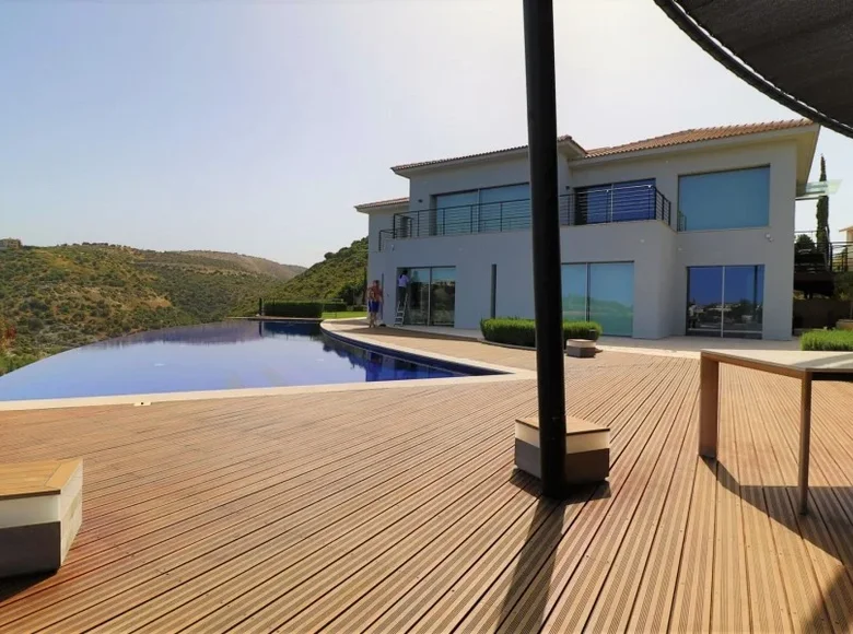 4 bedroom house 400 m² Kouklia, Cyprus