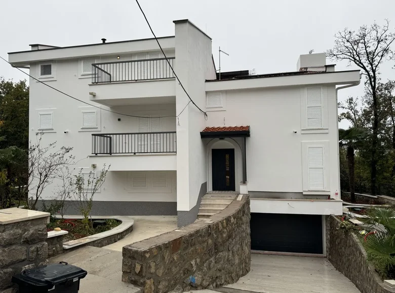 5 bedroom villa 240 m² Ika, Croatia