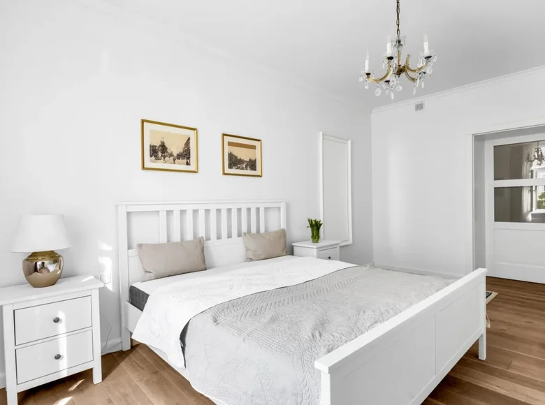 2 room apartment 69 m² in Warsaw, Poland