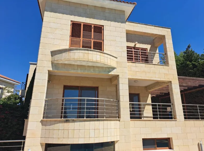 5 bedroom villa 285 m² in Germasogeia, Cyprus