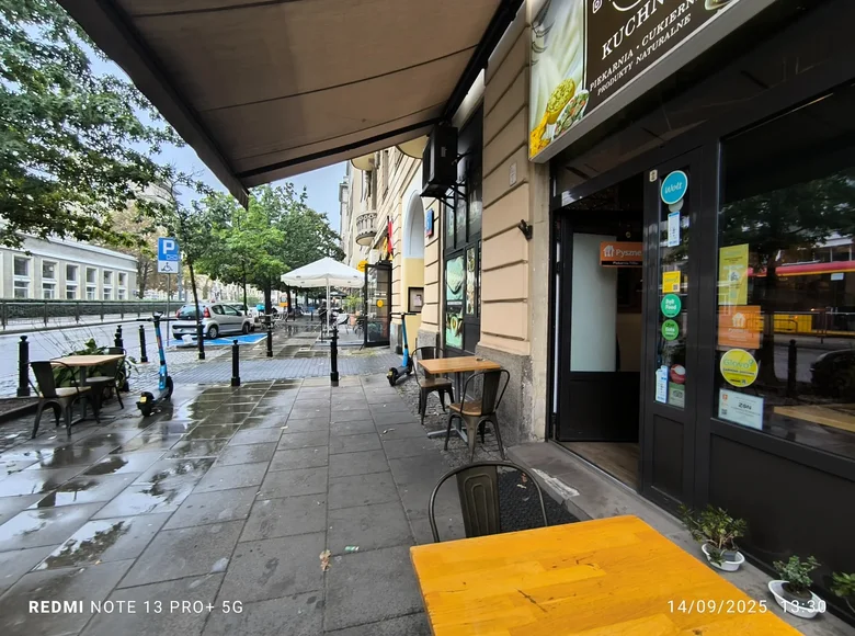 Commercial property 59 m² in Warsaw, Poland