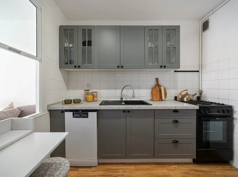 2 room apartment 37 m² in Warsaw, Poland