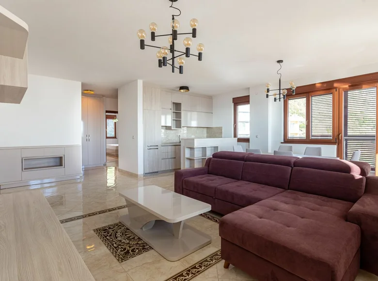 2 bedroom apartment 120 m² Becici, Montenegro