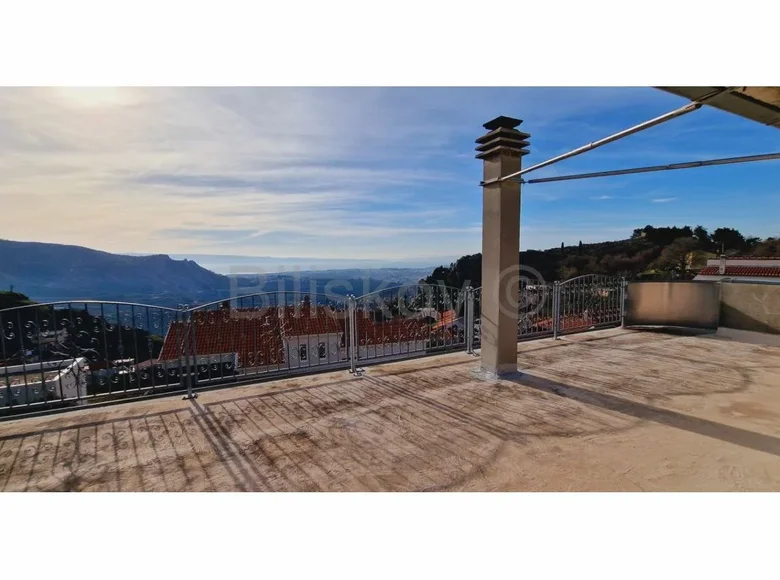 Maison 3 chambres 310 m² Opcina Klis, Croatie