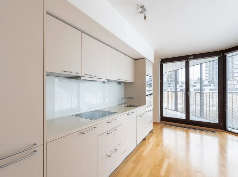 Mieszkanie 3 pokoi 101 m² Miasto Stołeczne Praga, Czechy