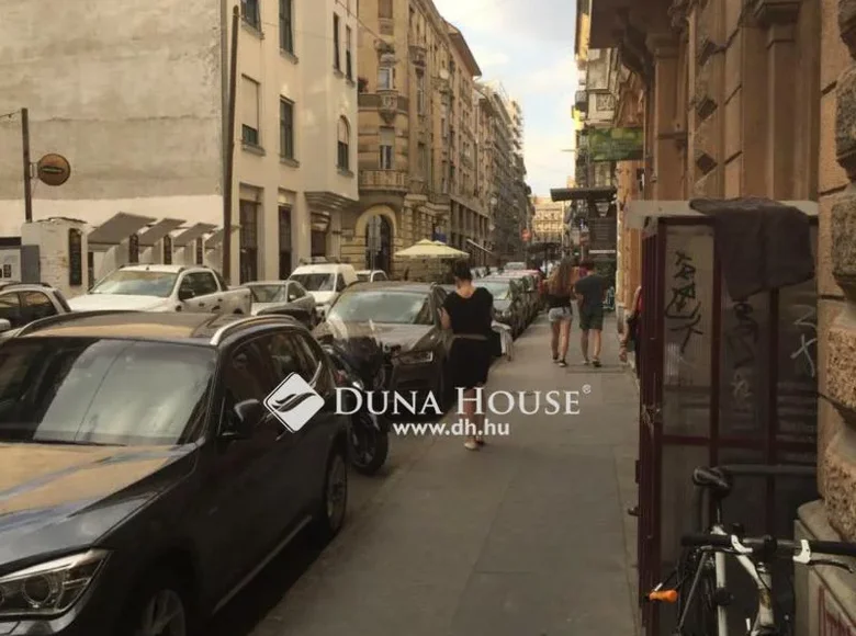 Commercial property 111 m² in Budapest, Hungary