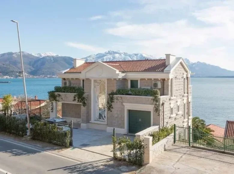 villa de 5 chambres 470 m² Bijela, Monténégro