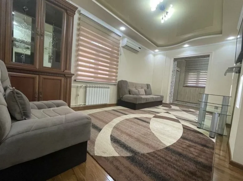 1 room apartment with double glazed windows, with furniture, in city
