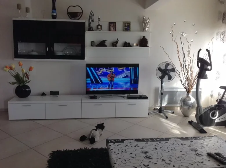 2 bedroom apartment 90 m² Becici, Montenegro