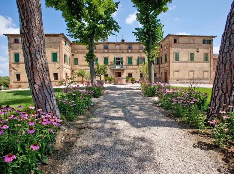 Villa 10 bedrooms 4 331 m² Siena, Italy