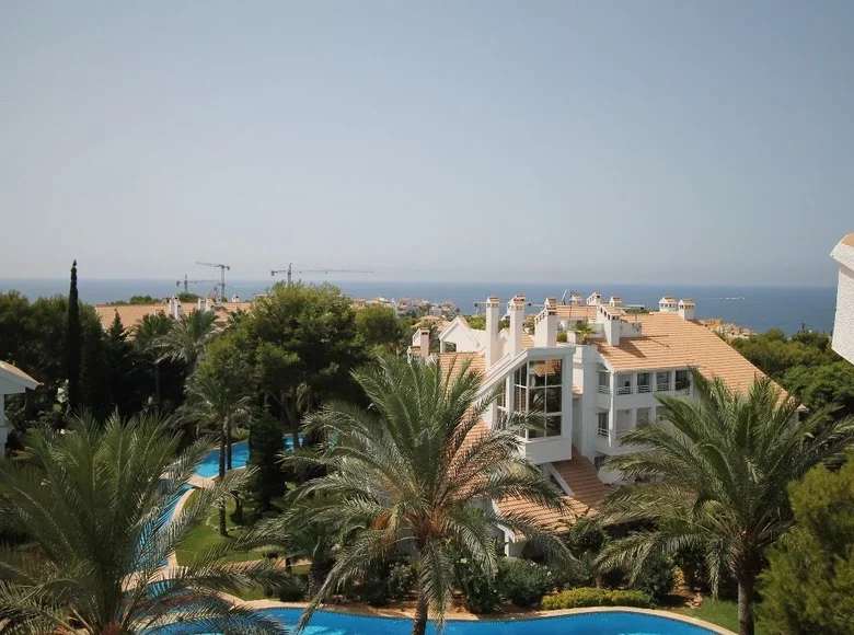 Villa de tres dormitorios 150 m² Santa Ponsa, Španjolska