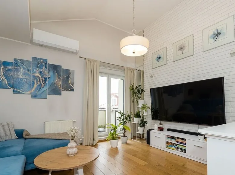 2 bedroom apartment 85 m² Marki, Poland