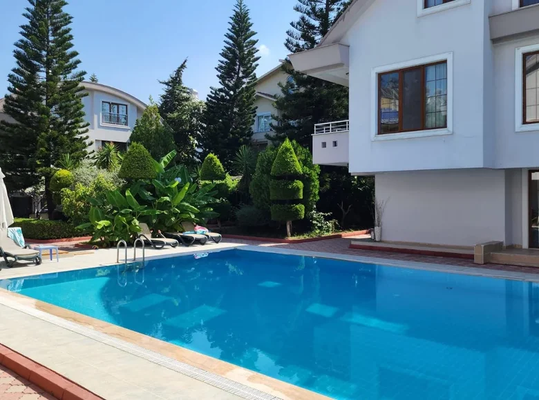 villa de 5 dormitorios 250 m² Serik, Turquía