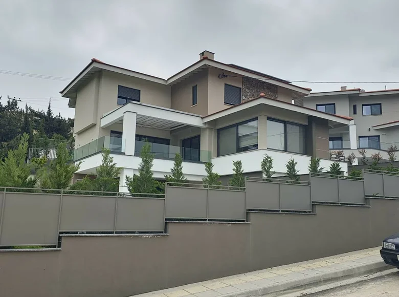 Дом 4 спальни 250 м² Пареклисия, Кипр