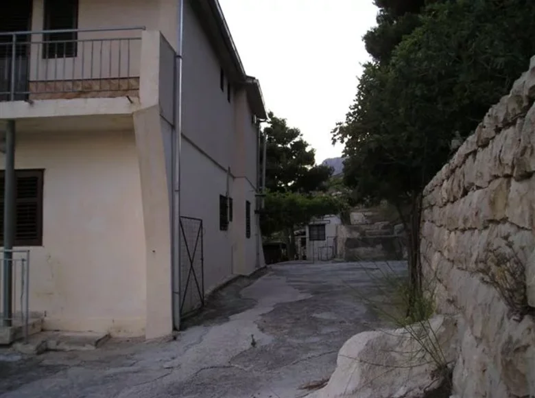House 260 m² Grad Omis, Croatia