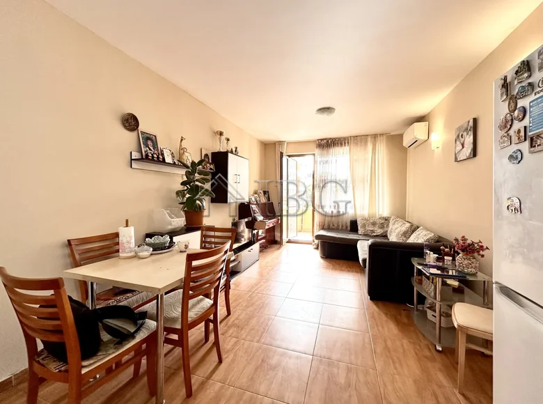 Квартира 2 комнаты 76 м² Несебр, Болгария