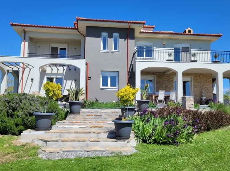 5 bedroom villa 330 m² Epanomi, Greece