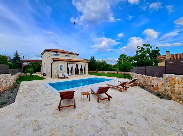 4 bedroom house 160 m² Dobrinj, Croatia