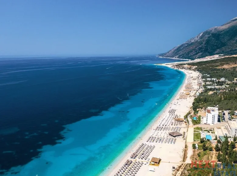 Parcelas 2 500 m² Gjilek, Albania