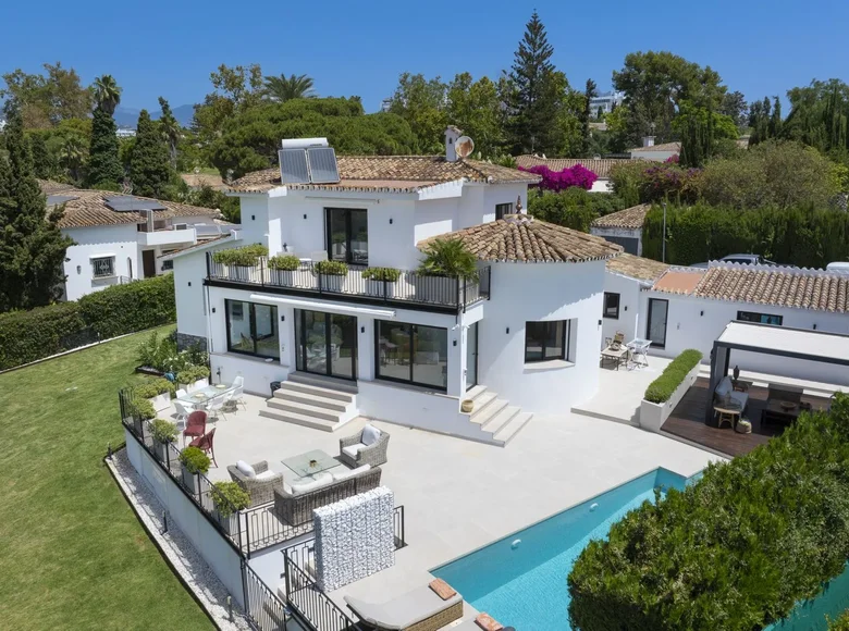 4 bedroom house 247 m² San Pedro Alcantara, Spain