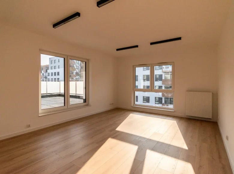 Propiedad comercial 3 habitaciones 56 m² en Pruszkow, Polonia