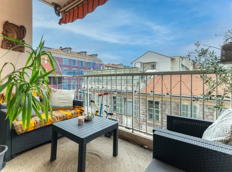 3 bedroom apartment 90 m² Clans, France