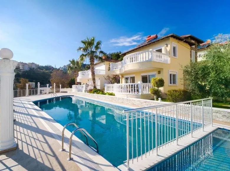 5-Schlafzimmer-Villa 250 m² Muratpasa, Türkei