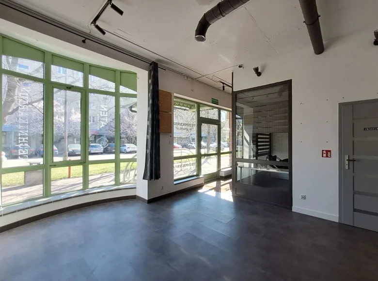 Propiedad comercial 4 habitaciones 53 m² en Varsovia, Polonia