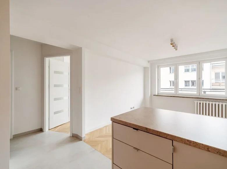 Wohnung 2 zimmer 38 m² in Warschau, Polen