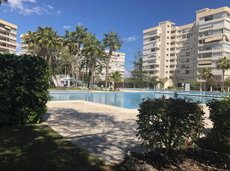Wohnung 4 Schlafzimmer 200 m² Calp, Spanien
