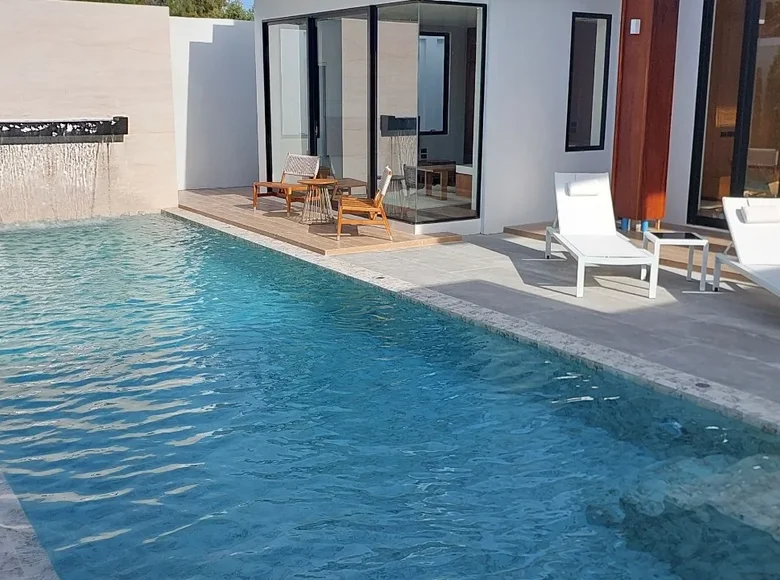 Villa de tres dormitorios 274 m² Rawai, Tailandia