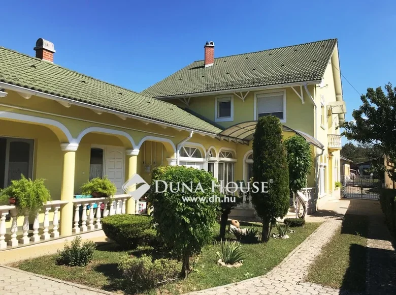 House 7 bathrooms 423 m² in Somogy, Hungary