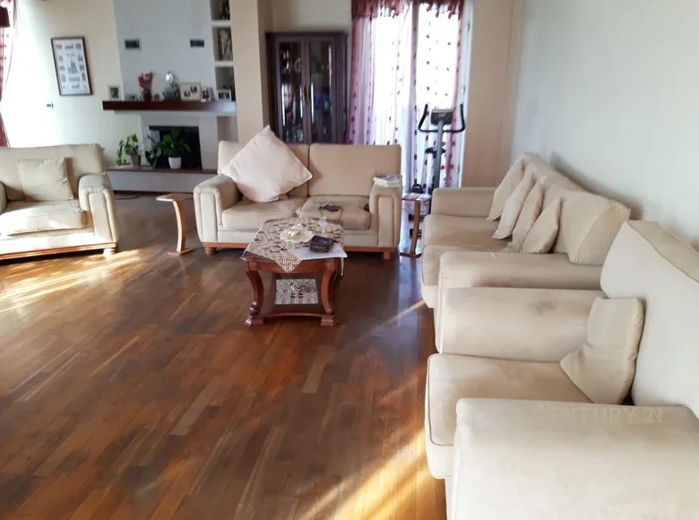 4 bedroom apartment 340 m² Tirana Municipality, Albania