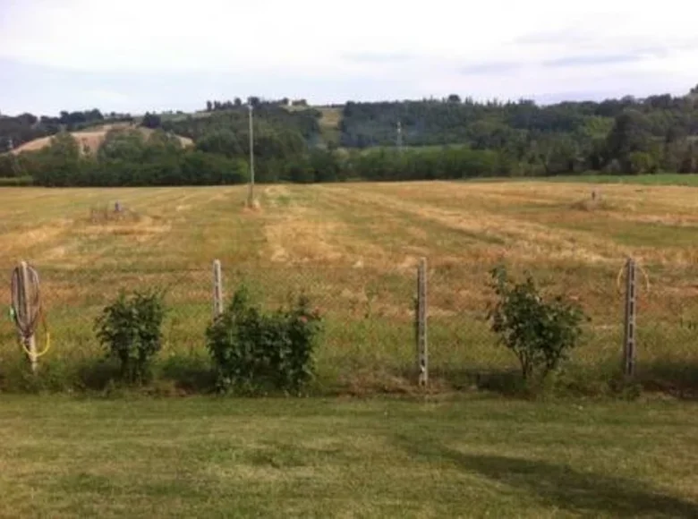 Parcelas 26 000 m² Terni, Italia