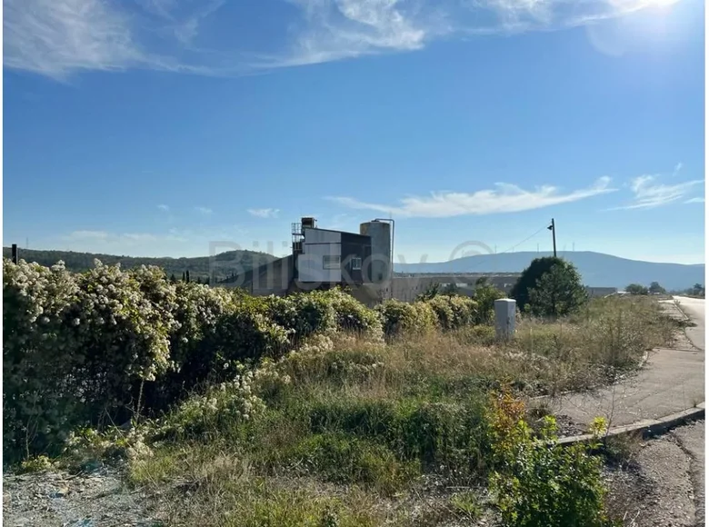 Land 6 079 m² Sutina, Croatia