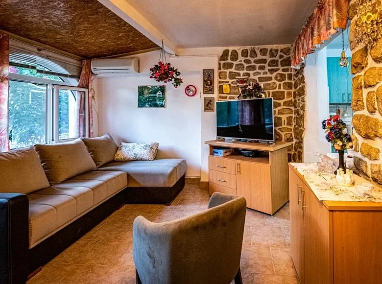 Haus 9 Schlafzimmer  Sutomore, Montenegro