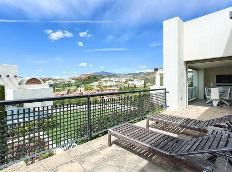 Mieszkanie 2 pokoi 132 m² Benahavis, Hiszpania