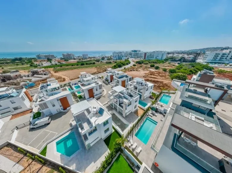 4 bedroom house 150 m² Paralimni, Cyprus