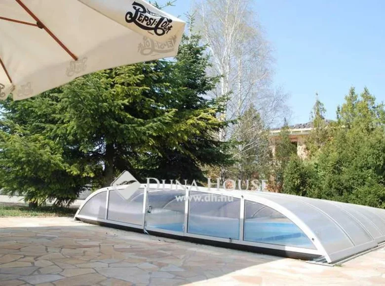 House 1 bathroom 160 m² in Central Hungary, All countries