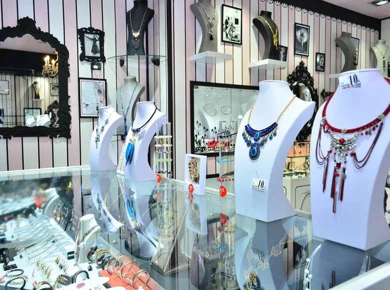 Commercial property 216 m² in Barcelona, Spain