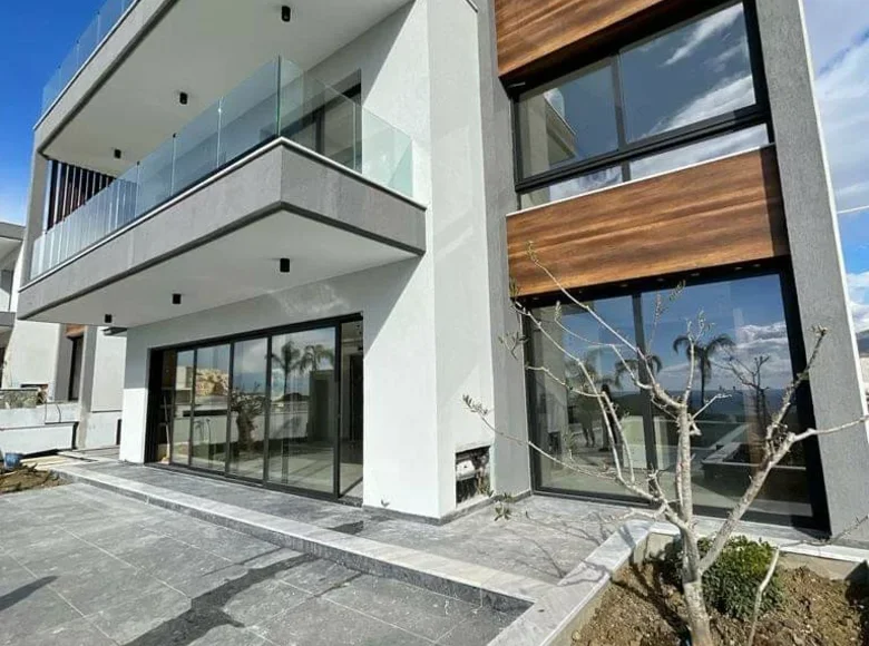 Дом 6 спален  Пареклисия, Кипр