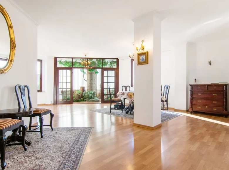 Квартира 5 комнат 150 м² в Варшаве, Польша