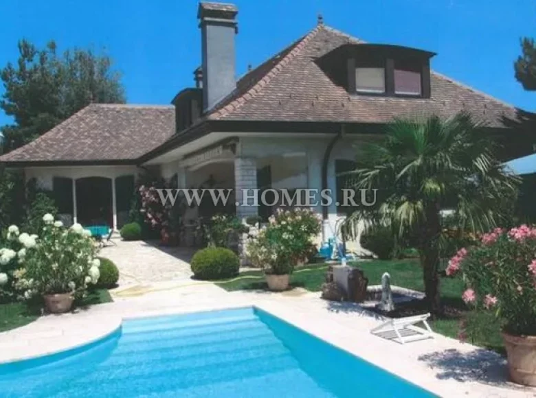 4-Schlafzimmer-Villa 210 m² Tranzault, Frankreich